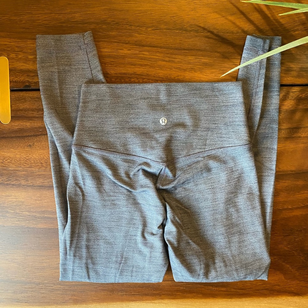 LULULEMON | Wunder Under 24” Tight Size 6